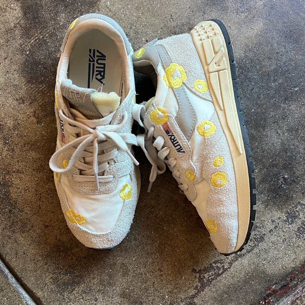Rare Autry yellow embroidered floral sneaker